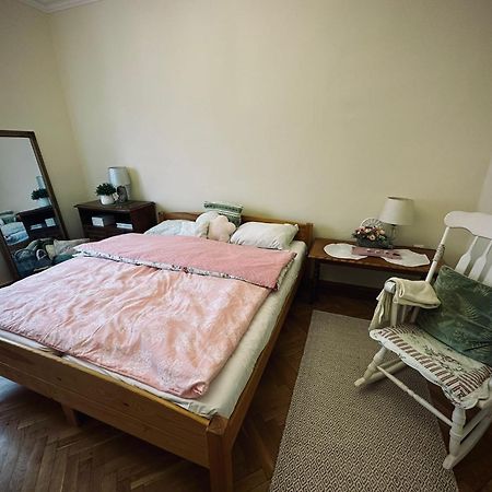 Taban Apartman Pécs Buitenkant foto